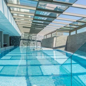 أنظمة زجاج رأسية متحركة